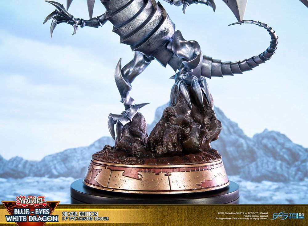 Yu-Gi-Oh! statuette PVC Blue-Eyes White Dragon Silver Edition 35 cm
