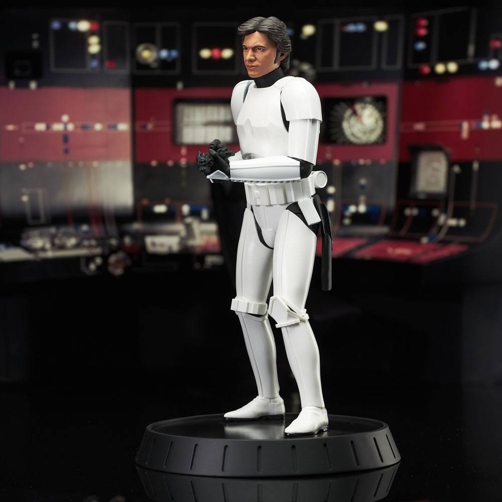 Star Wars Episode IV statuette Milestones 1/6 Han Solo (Stormtrooper Disguise) 40th Anniversary Exclusive 30 cm