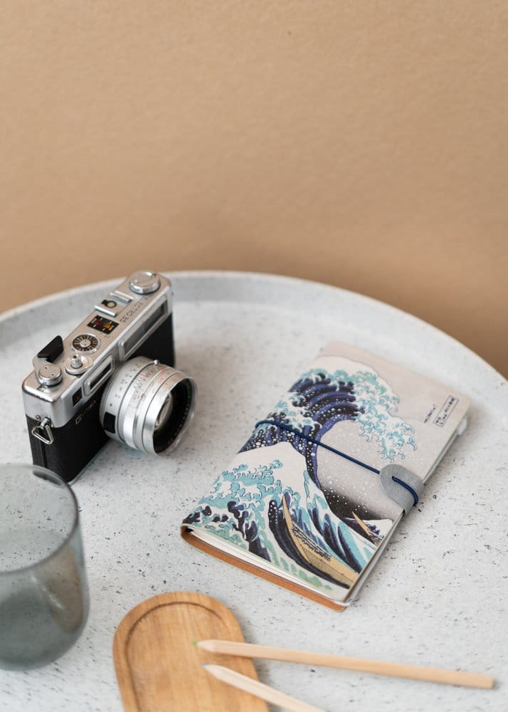 Hokusai carnet de voyage La Grande Vague de Kanagawa 20 cm
