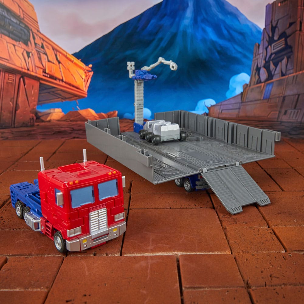 The Transformers: The Movie Generations Studio Series Commander Class figurine Optimus Prime 18 cm