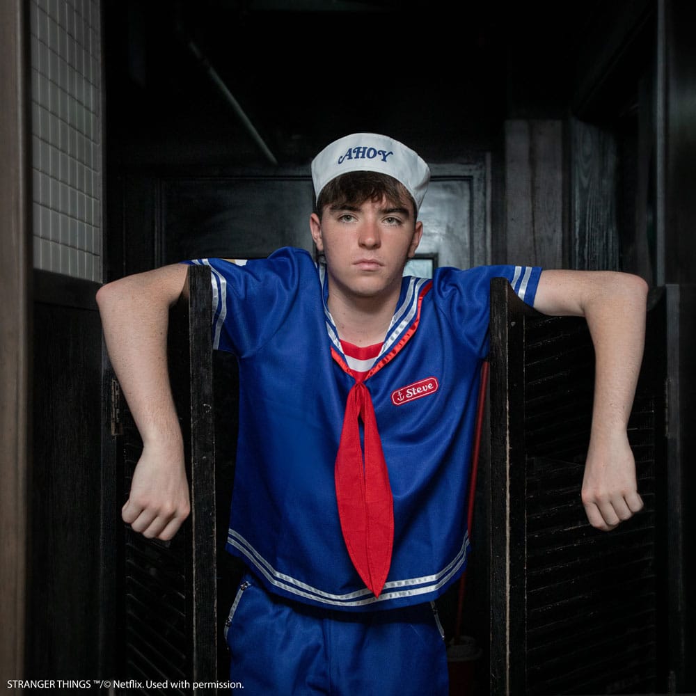 Stranger Things: Scoops Ahoy Steve Costume (S/M)
