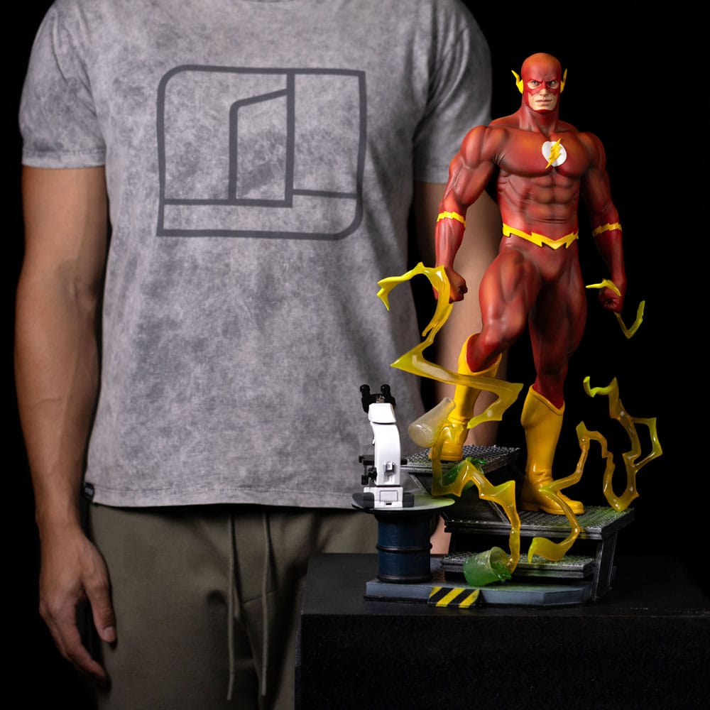 DC Comics statuette Legacy Replica 1/4 Flash 54 cm