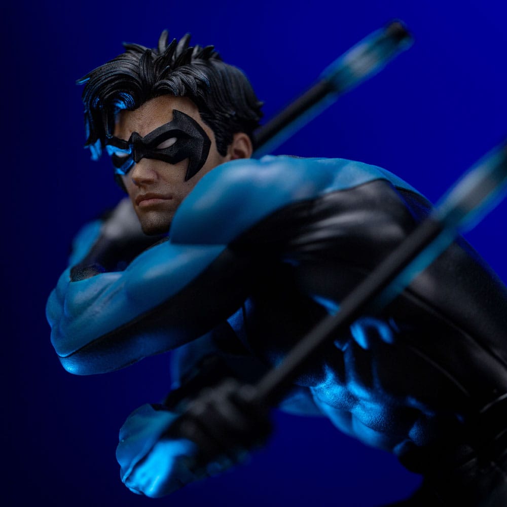 DC Comics statuette 1/10 Art Scale Nightwing 27 cm