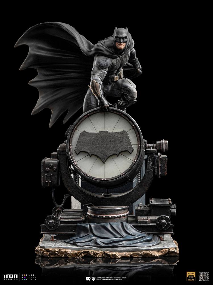 Zack Snyder's Justice League statuette 1/10 Deluxe Art Scale Batman on Batsignal 28 cm