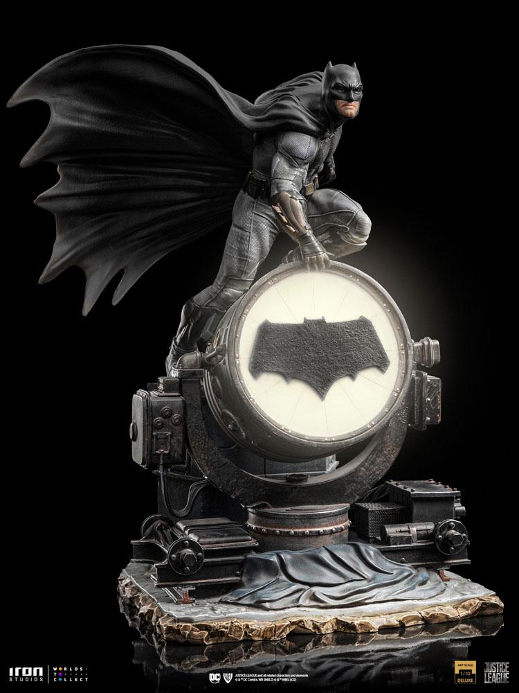Zack Snyder's Justice League statuette 1/10 Deluxe Art Scale Batman on Batsignal 28 cm
