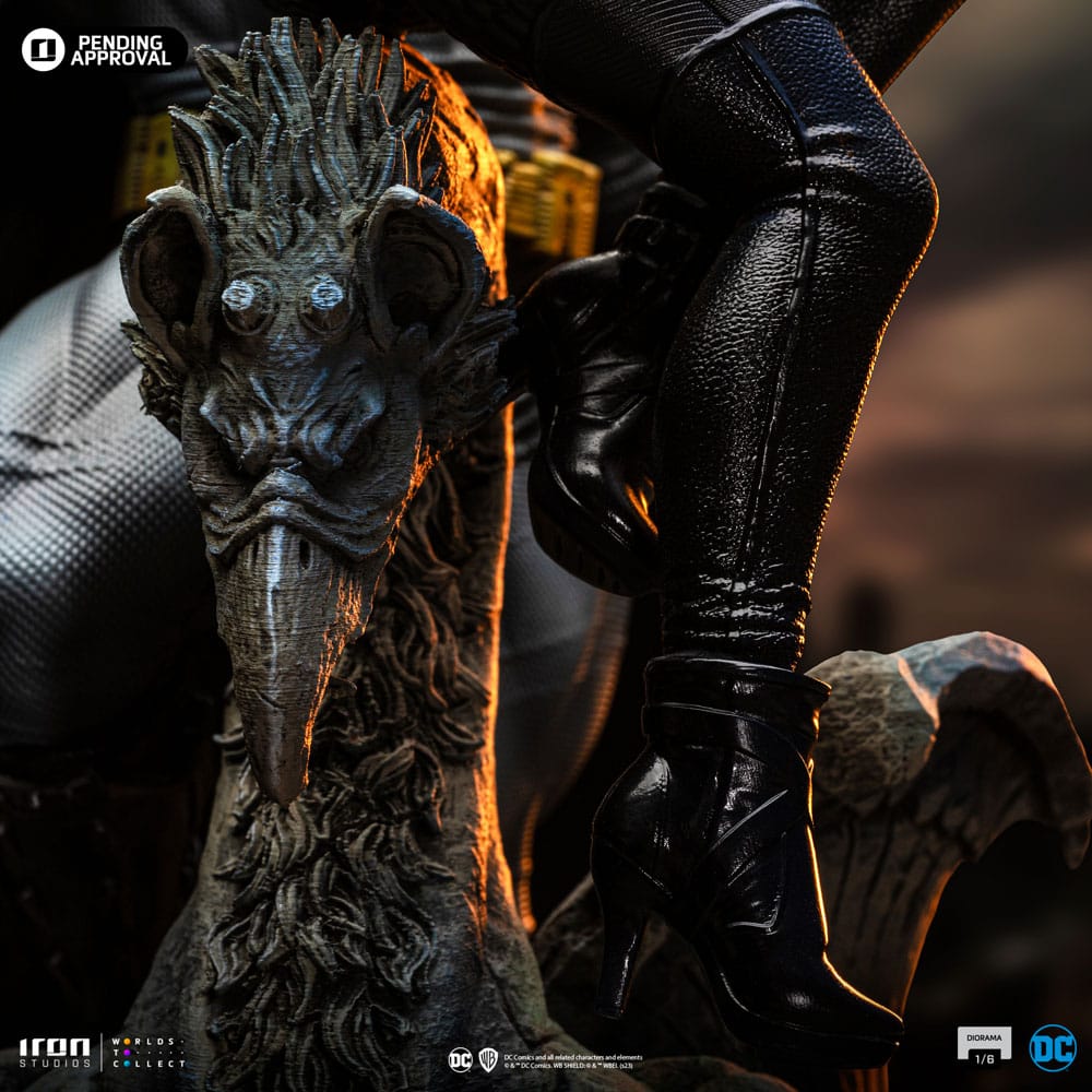 Iron Studios - Sixth Scale Diorama 1/6 - DC Comics - Batman et Catwoman Statue 32cm
