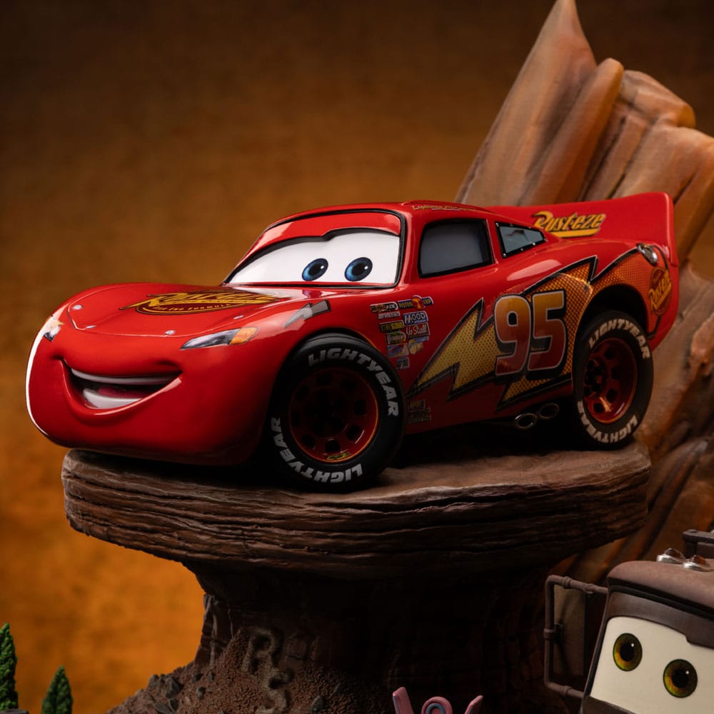 Cars statuette 1/10 Deluxe Art Scale Lightning Mcqueen & Tow Mater 31 cm