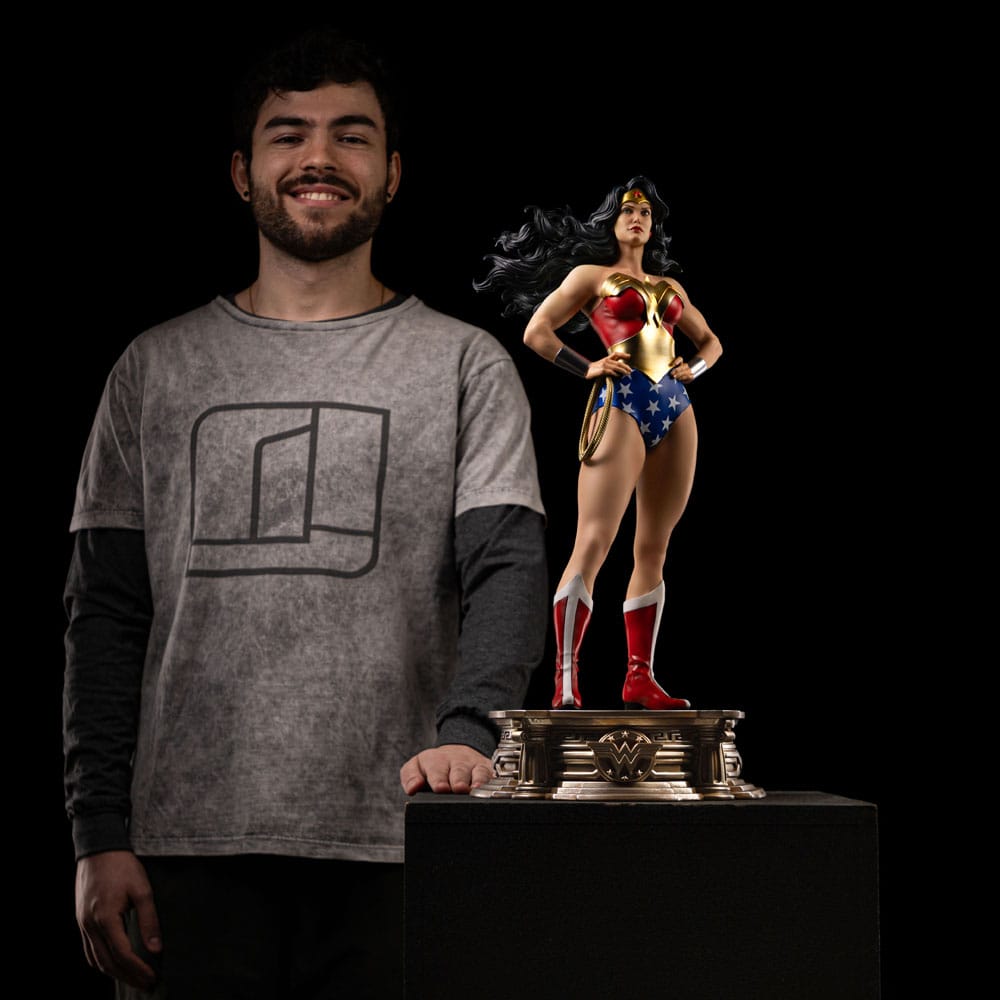 DC Comics statuette Legacy Replica 1/4 Wonder Woman 56 cm