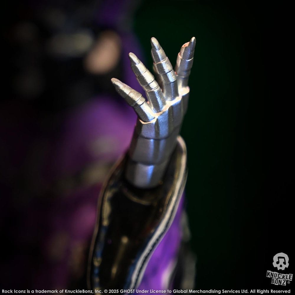 Ghost statuette Rock Iconz Papa V Perpetua Purple Robes 22 cm
