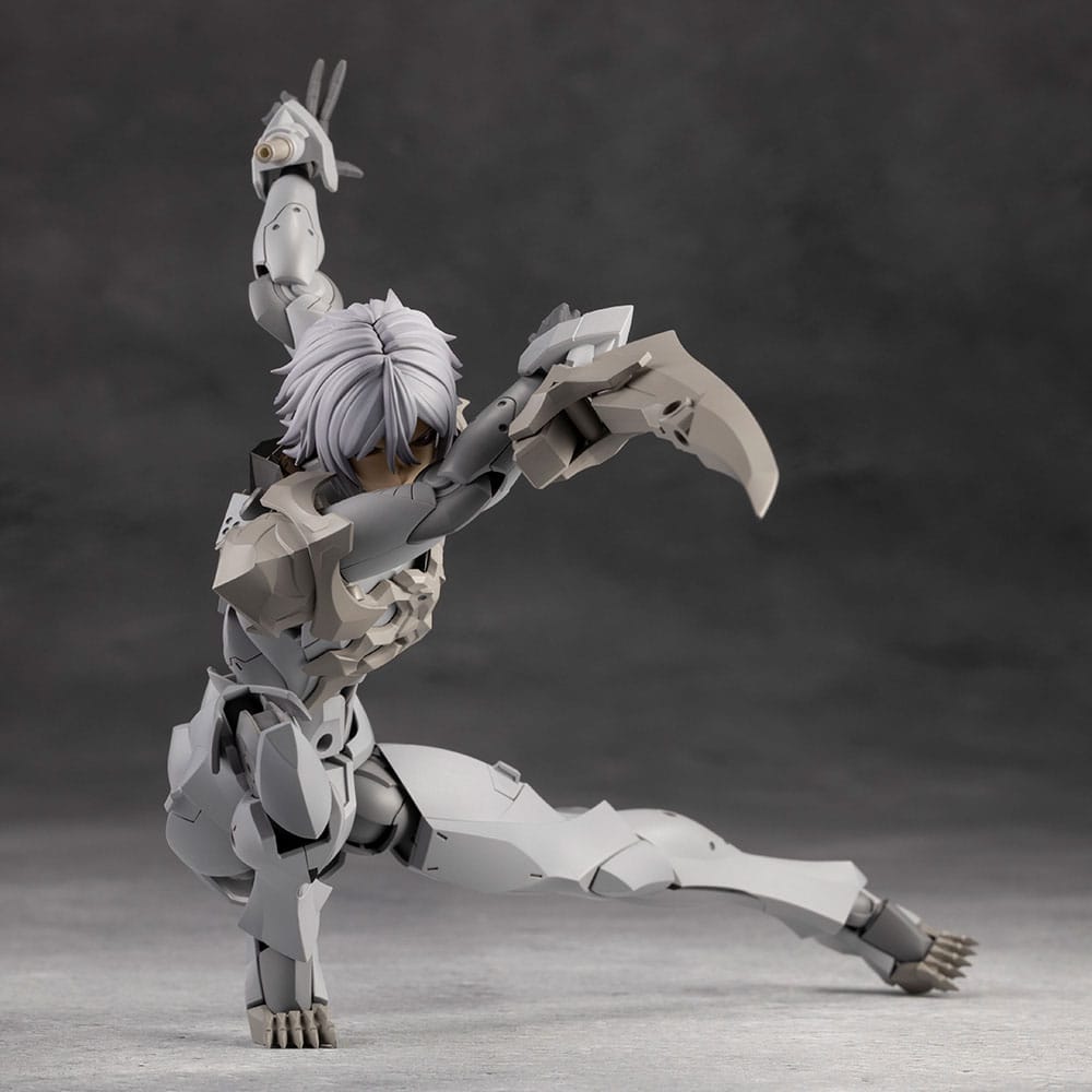 Megalomaria Unlimited Universe figurine Plastic Model Kit Zirconia 18 cm