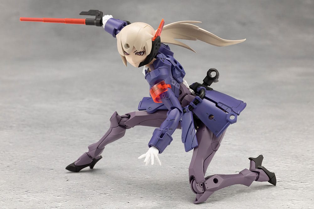 Megalomaria Unlimited Universe figurine Plastic Model Kit Valiant 16 cm