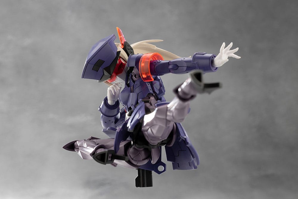 Megalomaria Unlimited Universe figurine Plastic Model Kit Valiant 16 cm
