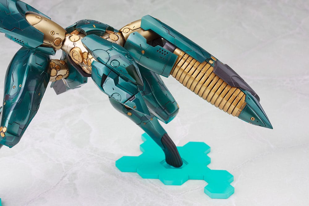 Metal Gear Solid 4 figurine Plastic Model Kit 1/100 Metal Gear Ray 21 cm