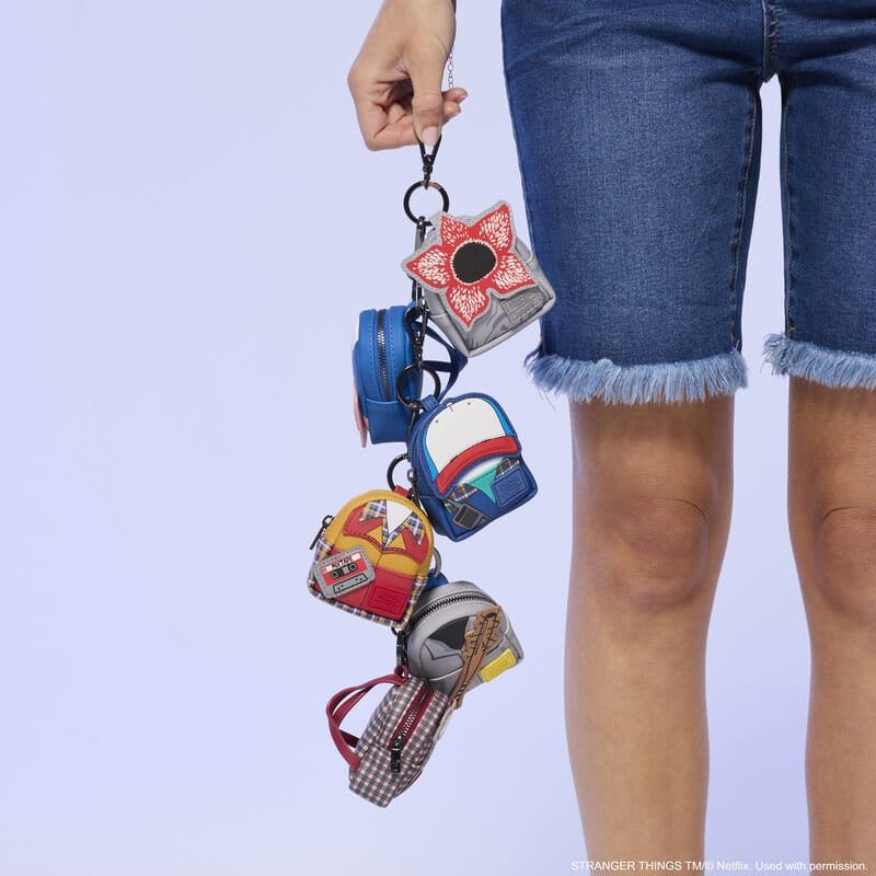 Stranger Things by Loungefly présentoir Bijoux de sac Mystery Box (15)