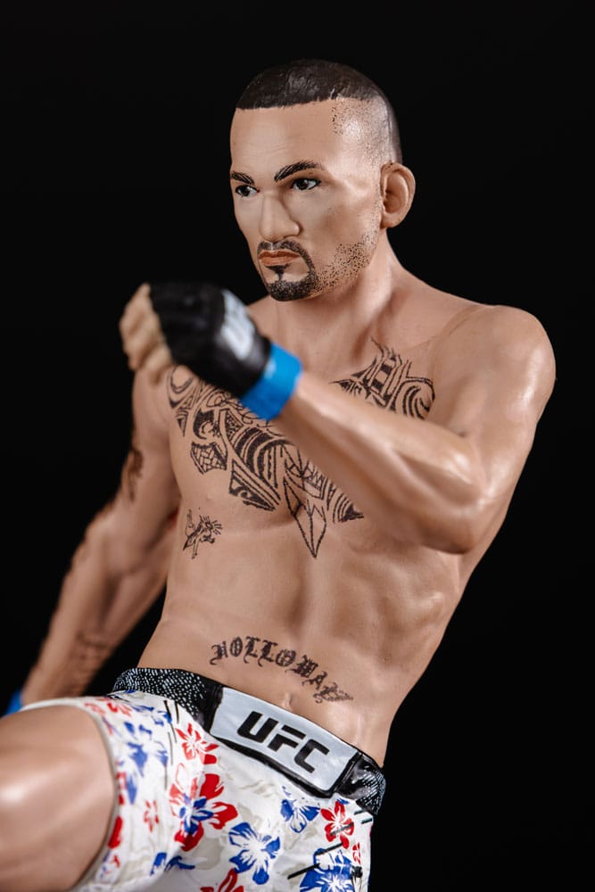 UFC Posed statuette Max Holloway 18 cm