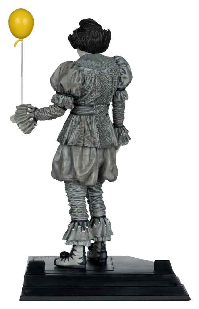 Ça Welcome to Derry Movie Maniacs figurine Pennywise (Black & White) 16 cm