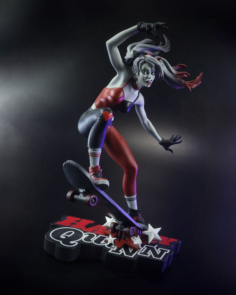 DC Direct statuette 1/10 Harley Quinn: Red, White & Black Harley Quinn by Ivan Tao 20 cm
