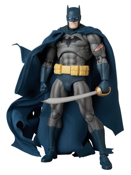 DC Comics figurine MAFEX Batman Damage Ver. (Batman: Hush Ver.) 16 cm