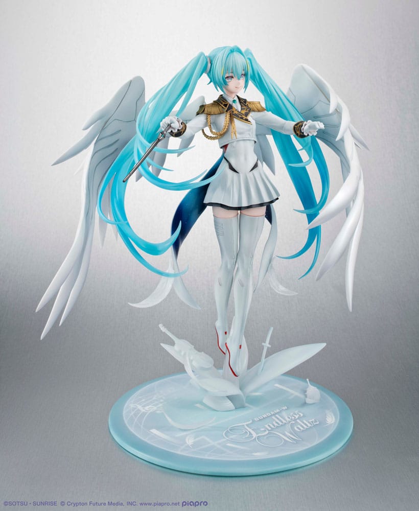 Mobile Suit Gundam x Hatsune Miku statuette PVC Lucrea Hatsune Miku x Wing Gundam Zero EW 45th Anniversary 27 cm