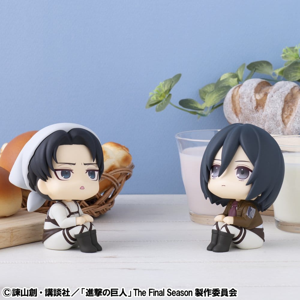 Attack on Titan statuetten PVC Look Up Levi Cleaning up Ver. & Mikasa Ackerman (with gift) 11 cm