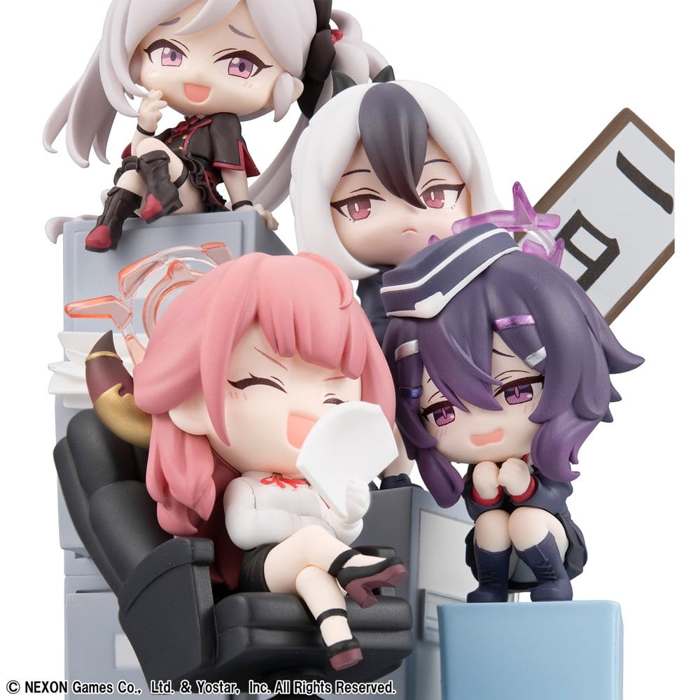 Blue Archive figurine PVC FigUnity 14 cm (with gift)