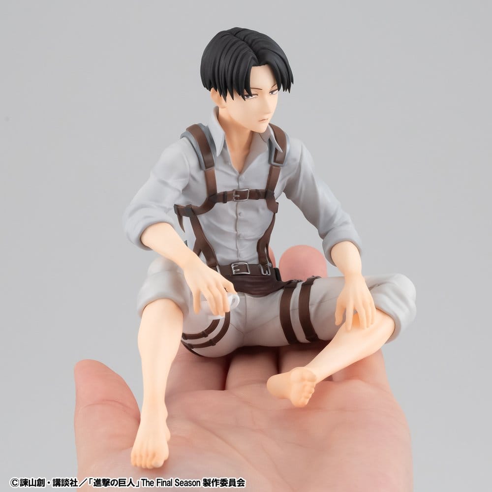 Attack on Titan figurine PVC G.E.M. Series Squad Captain Levi Palm Size 9 cm