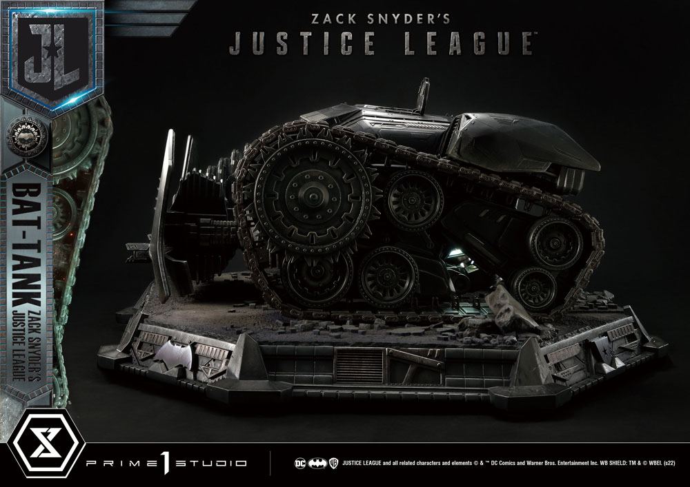 Zack Snyder's Justice League diorama Museum Masterline Bat-Tank 36 cm