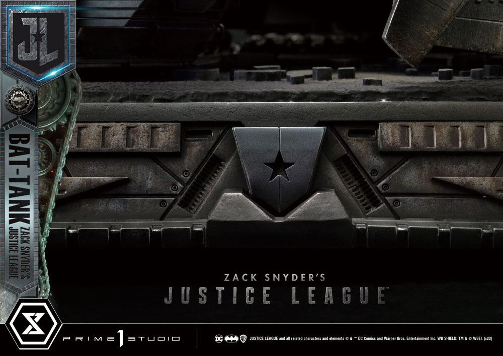 Zack Snyder's Justice League diorama Museum Masterline Bat-Tank 36 cm