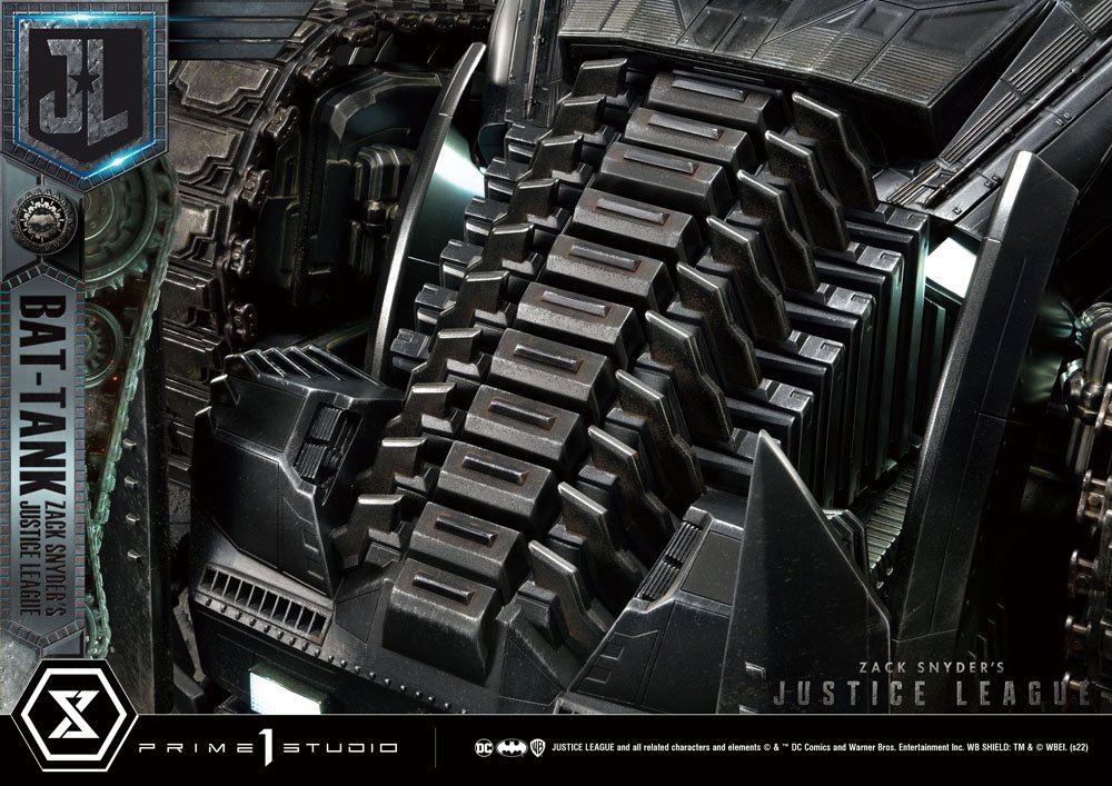 Zack Snyder's Justice League diorama Museum Masterline Bat-Tank 36 cm