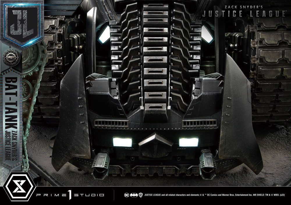 Zack Snyder's Justice League diorama Museum Masterline Bat-Tank 36 cm