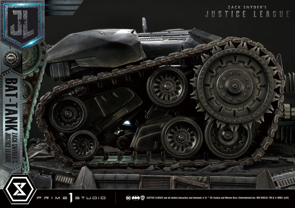 Zack Snyder's Justice League diorama Museum Masterline Bat-Tank 36 cm