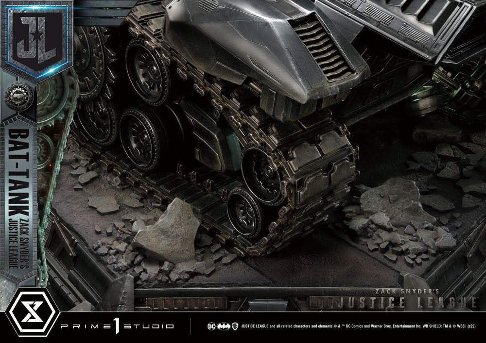 Zack Snyder's Justice League diorama Museum Masterline Bat-Tank 36 cm