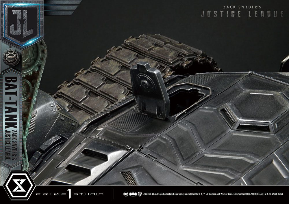Zack Snyder's Justice League diorama Museum Masterline Bat-Tank 36 cm
