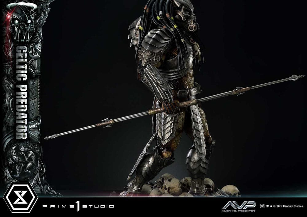 The Alien vs. Predator statuette Museum Masterline Series 1/3 Celtic Predator 95 cm