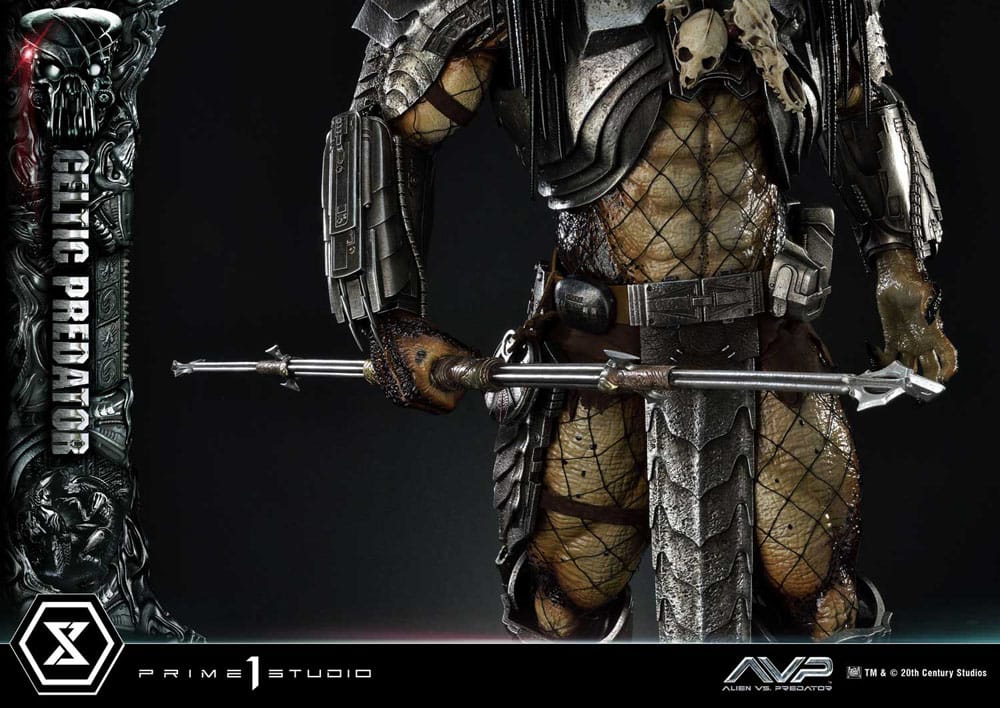 The Alien vs. Predator statuette Museum Masterline Series 1/3 Celtic Predator Bonus Ver. 95 cm