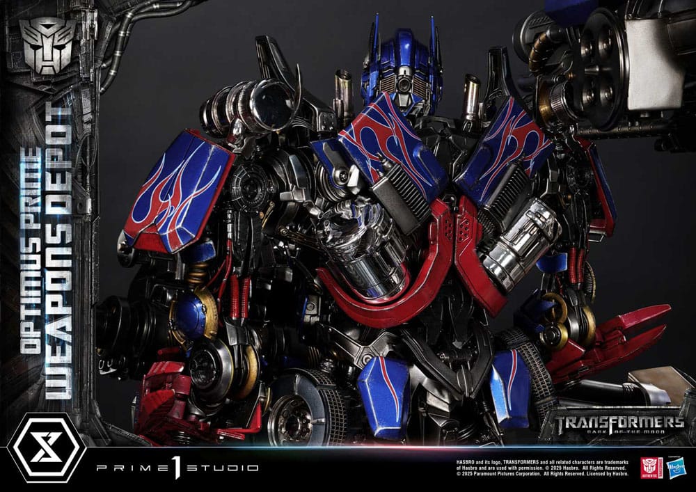 Transformers: Dark of the Moon (Film) Museum Masterline statuette Optimus Prime Weapons Depot 127 cm