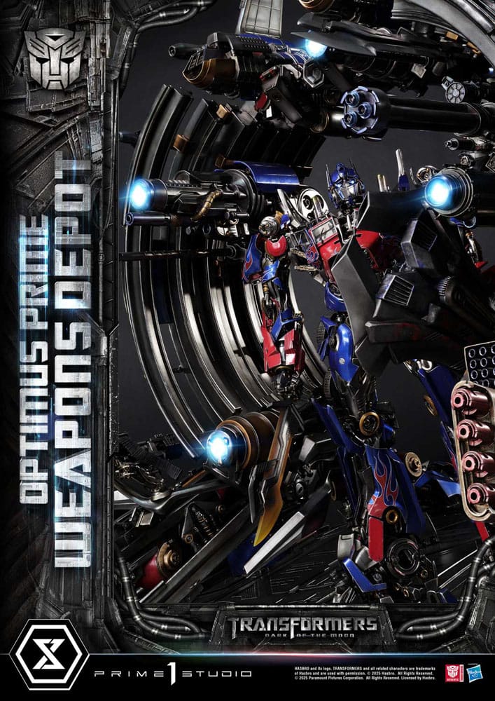 Transformers: Dark of the Moon (Film) Museum Masterline statuette Optimus Prime Weapons Depot 127 cm