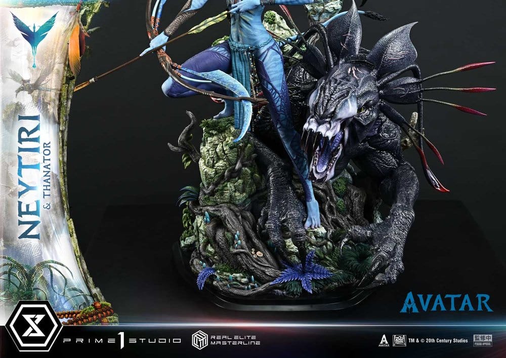Avatar (Film) statuette Real Elite Masterline Series 1/4 Neytiri & Thanator Deluxe Version 75 cm