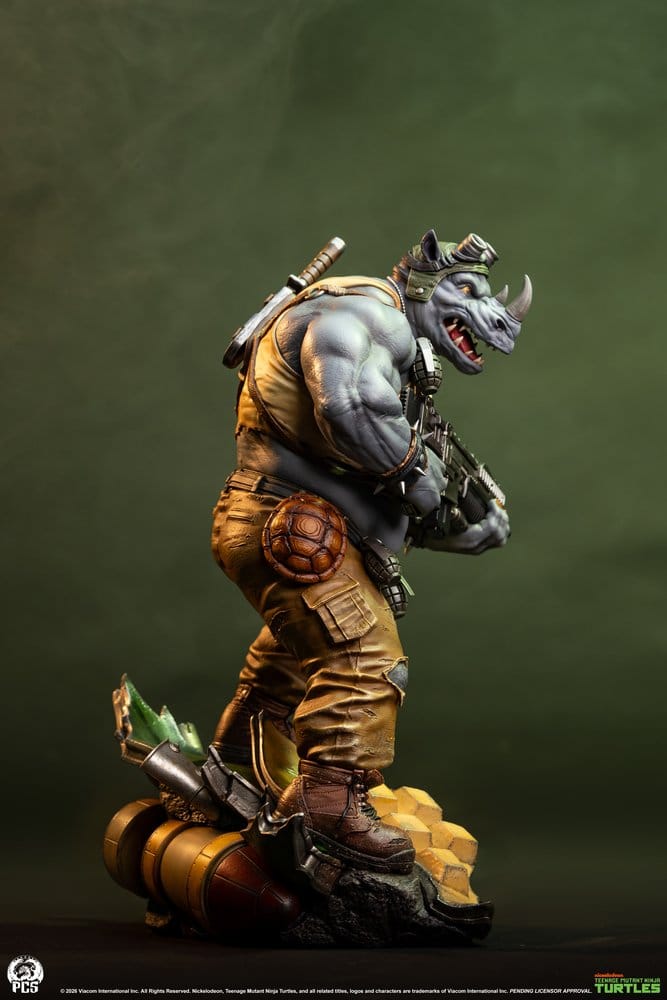 Teenage Mutant Ninja Turtles Legends statuette 1/3 Rocksteady 69 cm