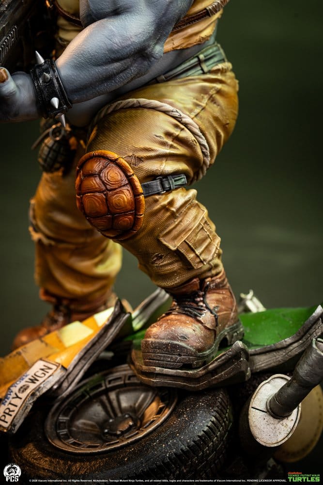 Teenage Mutant Ninja Turtles Legends statuette 1/3 Rocksteady 69 cm