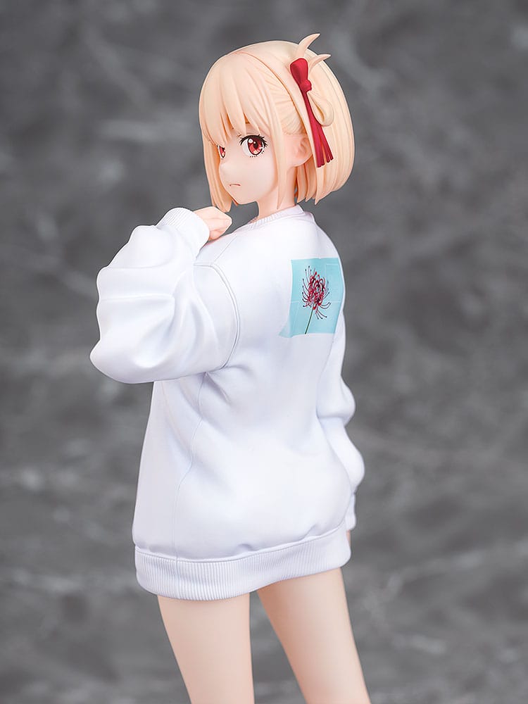 Lycoris Recoil statuette PVC 1/7 Chisato Nishikigi: Oversized Sweatshirt Ver. 25 cm