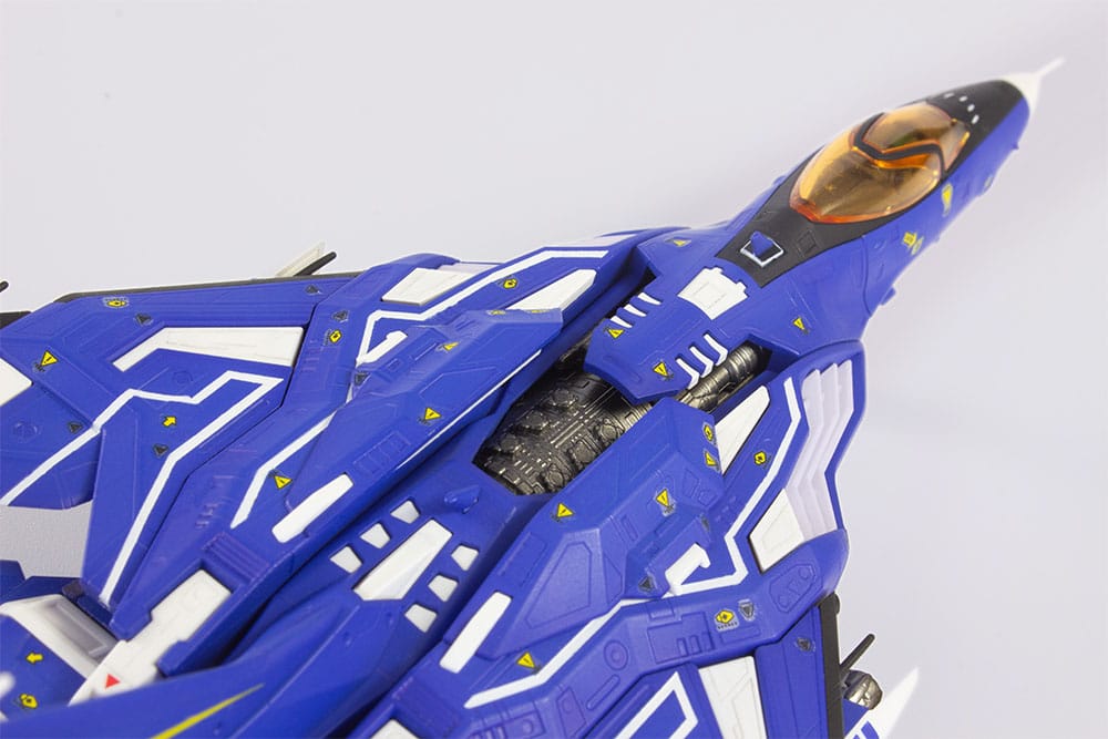 Raiden V Director´s Cut figurine Plastic Model Kit 1/100 FT-00004A Azuma 2P Color Ver. 18 cm