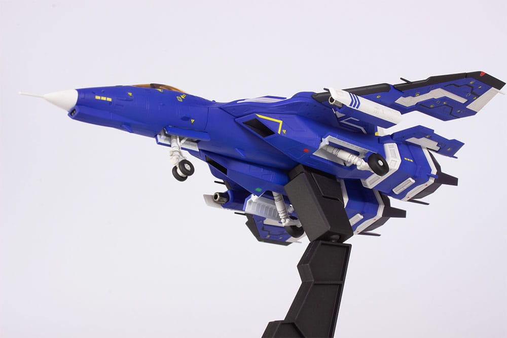 Raiden V Director´s Cut figurine Plastic Model Kit 1/100 FT-00004A Azuma 2P Color Ver. 18 cm