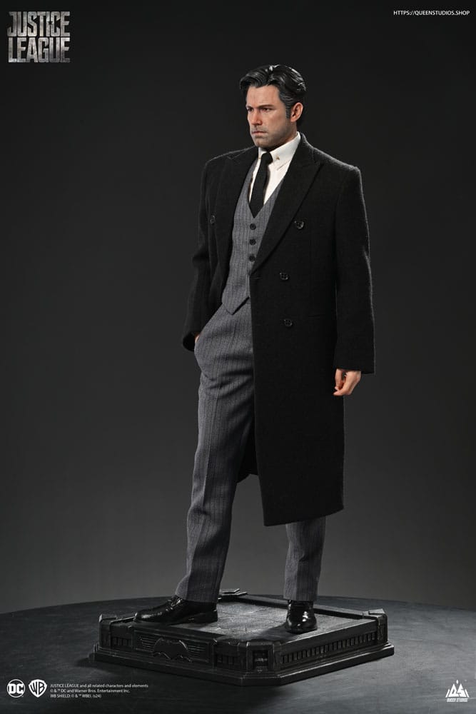 Justice League statuette 1/4 Bruce Wayne (Ben Affleck) 51 cm