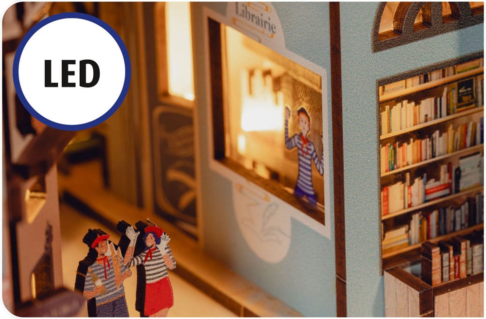 Paris maquette Book Nook Tiny Adventures 23 cm