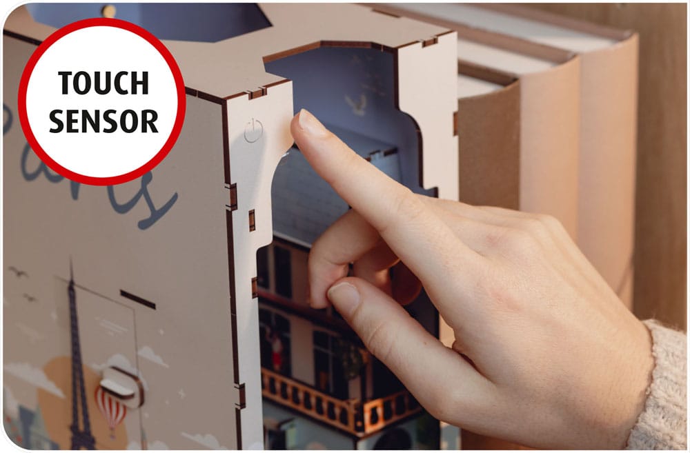 Paris maquette Book Nook Tiny Adventures 23 cm