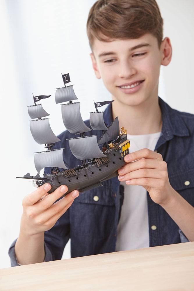 Pirates des Caraïbes La Vengeance de Salazar maquette Easy-Click 1/150 Black Pearl 26 cm