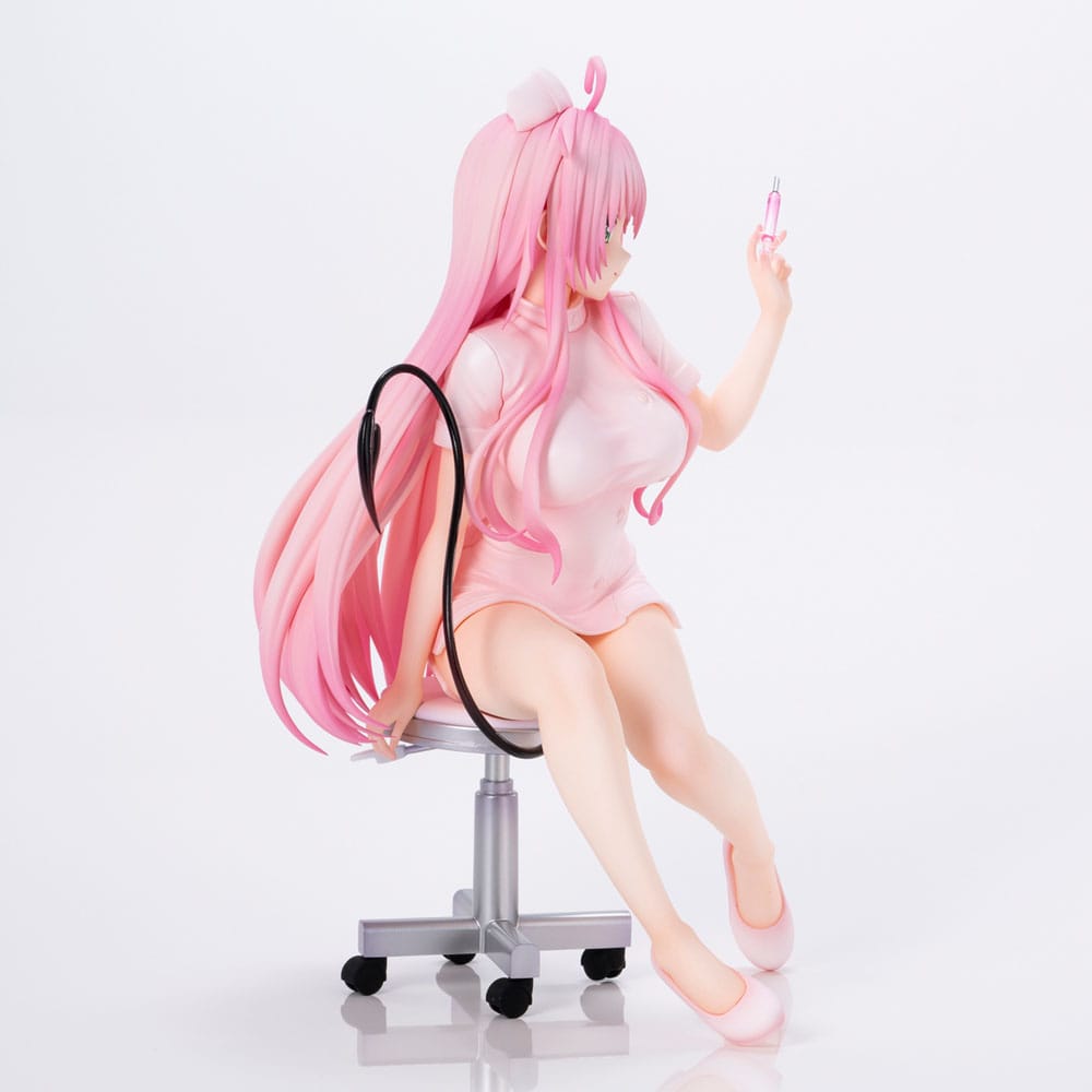 To Love-Ru Darkness statuette PVC Lara Satalin Deviluke Nurse Cos 26 cm