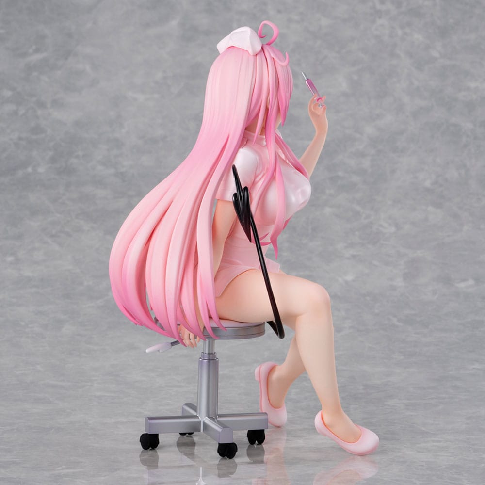 To Love-Ru Darkness statuette PVC Lara Satalin Deviluke Nurse Cos 26 cm