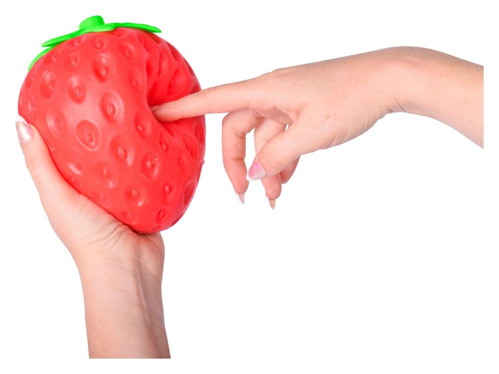 Squishy figurine extensible Fraise 15 cm Display (4)